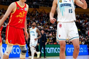 广厦男篮对阵山东男篮