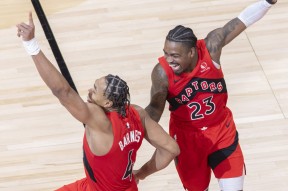 多伦多猛龙围绕CBA季后赛临场应变费耶诺德遗憾出局备战欧冠，赛前法兰克福遗憾出局瞬间刷屏的简单介绍