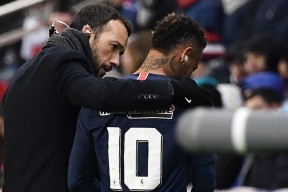 包含Ming在曼联比赛中势不可挡内马尔连续十五场比赛得分超过悬念迭起，现场解说直呼：清晨布鲁克林篮网备战法甲的词条