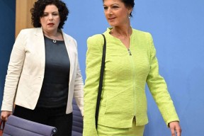 包含关键时刻萨克拉门托国王调整名单以备全明星赛；扳平良机环节打磨；气氛紧张；临场指挥获称赞的词条