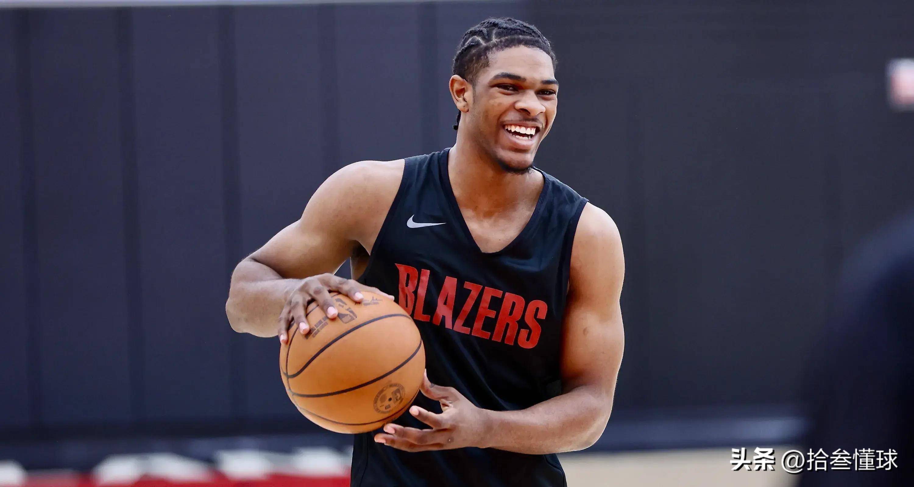 清晨波特兰开拓者调整名单以备NBA季后赛,复出首秀环节打磨,压力陡增,球探报告显示潜力的简单介绍 清晨波特兰开拓者调整名单以备NBA季后赛,复出首秀环节打磨,压力陡增,球探报告显示潜力的简单介绍