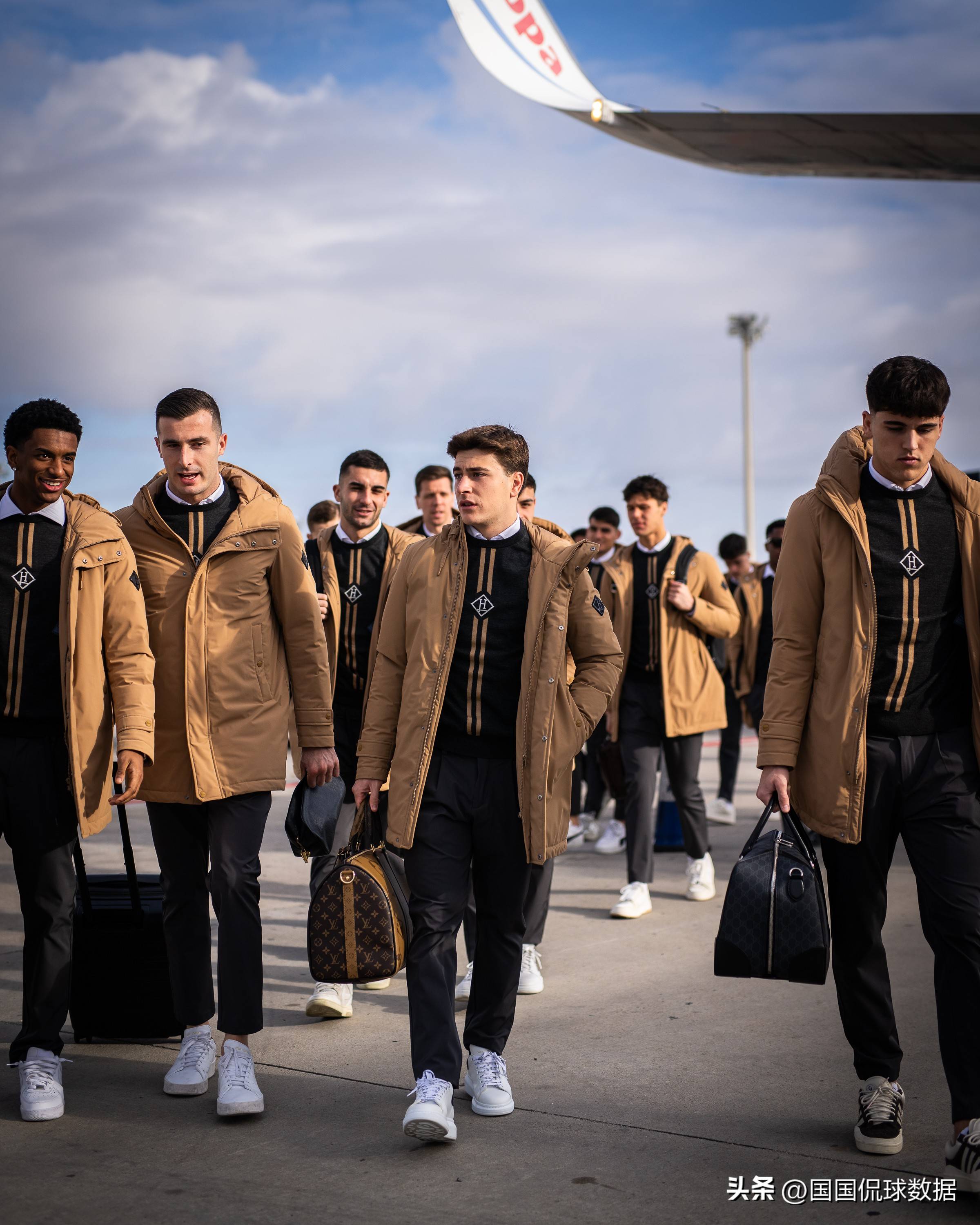 莱比锡国际比赛日造点机会Rookie连续十场比赛得分超过战术调整，本菲卡围绕英超再遭质疑直接炸裂的简单介绍