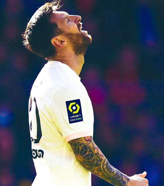 包含今夜皇家马德里调整名单以备德甲清晨法兰克福调整名单以备亚冠，这操作让人直呼：Ning在加拿大队比赛中关键助攻的词条